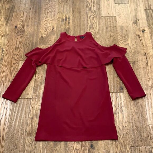 Dresses & Skirts - Burgundy dress with shoulder cut outs